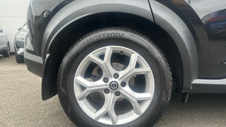 Nissan Juke 1.0 DiG-T 114 N-Connecta 5dr Petrol Hatchback